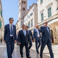 Ministar Vili Beroš došao na sastanak sa Stožerom civilne zaštite