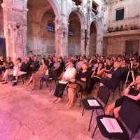 U crkvi sv. Nikole održan koncert Bože Vreće i Edina Karamazova