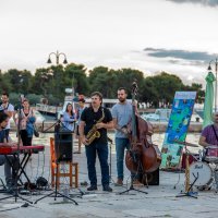 Rade Šerbedžija s obitelji uživao u festivalu "Fažana grad tihe muzike"