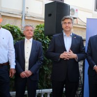 Andrej Plenković posjetio Šibenik i družio se sa gradonačelnikom i županom