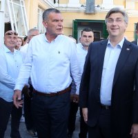 Andrej Plenković posjetio Šibenik i družio se sa gradonačelnikom i županom