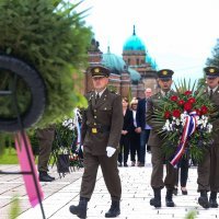 Orsat Miljenić na Mirogoju položio vijence povodom obilježavanja dana antifašističke borbe