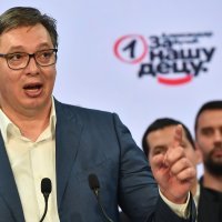 Aleksandar Vučić slavi pobjedu na izborima u Srbiji