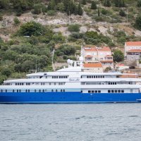 Jahta Queen Miri u Dubrovniku