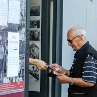 Zagreb: Podjela maski u Crvenom križu
