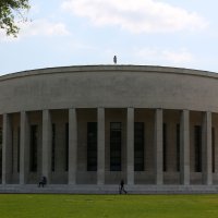 Performans Nine Kamenjarin