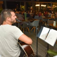 Zadar: Boris Rogoznica svirao je na terasi restorana Butler
