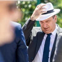 Vili Beroš sa šeširom