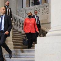 Angela Merkel po prvi puta u javnosti s maskom na licu