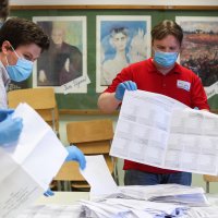Zatvorena biračka mjesta u Hrvatskoj, počelo prebrojavanje glasova