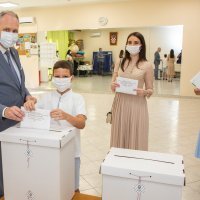 Andro Krstulović Opara sa obitelji i suprugom Danijelom