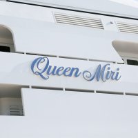 Jahta Queen Miri privezana u Puli