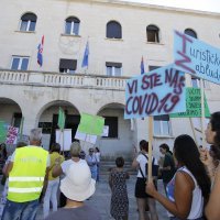 Prosvjed u Makarskoj