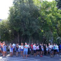 Poljaci čekaju u redu ispred konzulata u Splitu