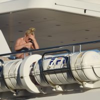 Rod Stewart s obitelji stigao u Trogir