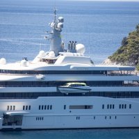 Megajahta Romana Abramoviča