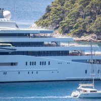 Megajahta Romana Abramoviča