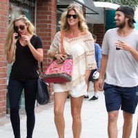 Nicole Artukovich, Rachel Hunter i Liam Stewart