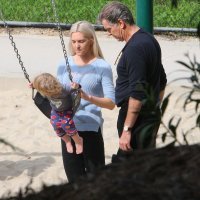 Pierce Brosnan, Sanja Banić