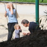 Pierce Brosnan, Sanja Banić