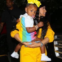 Cardi B s kćerkicom Kulture