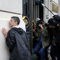 Intervencija konceptualnog umjetnika Siniše Labrovića pod nazivom 'Milimetar'