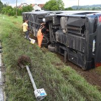 Autobus sletio s ceste kod Tušilovića