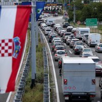 Gužve na naplatnoj postaji Lučko