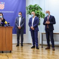 Marija Vučković i Ivan Anušić s predstavnicama mljekarske industrije