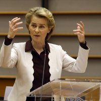 Charles Michel i Ursula von der Leyen u Europskom parlamentu