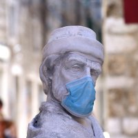 Šibenčani kipu Jurja Dalmatinca stavili zaštitnu masku