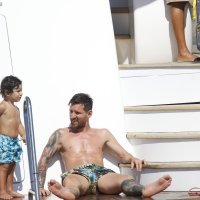 Lionel Messi i Luis Suarez s obiteljima na Formenteri