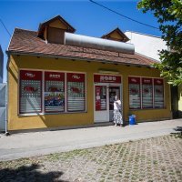 Vinkovci: Policajka ranila provalnika u pokušaju pljačke trgovine