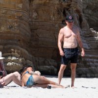 Luciana Barroso i Matt Damon na plaži