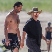 Hugh Jackman na plaži