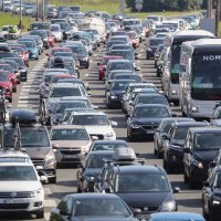 Zagreb: Kod naplatne postaje Lučko kolona vozila je dugačka oko 4 kilometra