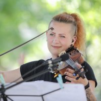 Gluhe violinistice na Zrinjevcu