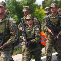 Prolazak pripadnika HV-a kroz Gračac na dvodnevnoj hodnji od Udbine do Knina