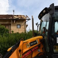 Olujno nevrijeme rušilo stabla i nosilo crijepove s krovova kuća