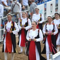 Dolazak uzvanika na trkalište 305. Sinjske alke
