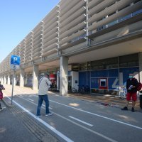 Zagrebački aktivisti ispred Holdinga parkirali autiće u znak prosvjeda protiv nabavke vozila