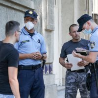 Roberto Mateš postavio šator ispred Klaićeve bolnice