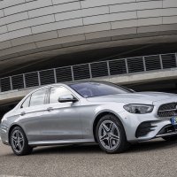 Mercedes-Benz E 300 e 4MATIC Limuzina