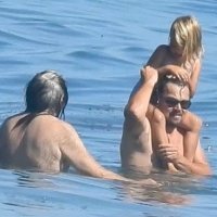 Leonardo DiCaprio s obitelji na plaži