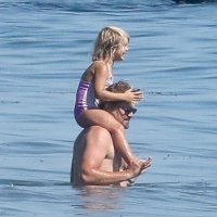 Leonardo DiCaprio s obitelji na plaži