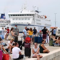 Split: Gužva u trajektnoj luci nakon povećanja broja zaraženih koronavirusom
