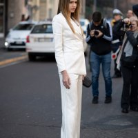 Bijele hlače na street style zvijezdama