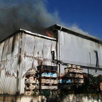 Gašenje požara u tvornici za preradu ribe u Kaštel Novom