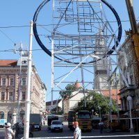 Uklanjanje reklame Plive s glavnog zagrebačkog trga