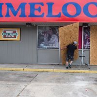 Pripreme za uragan Laura